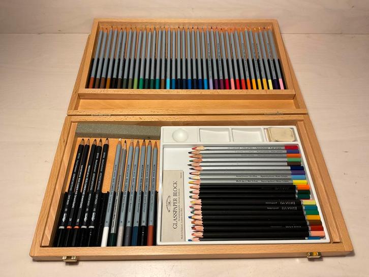 Derwent watercolour houten koffer met inhoud als nieuw, Hobby en Vrije tijd, Tekenen, Gebruikt, Potlood of Stift, Ophalen of Verzenden