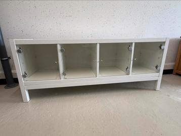 Ikea Kallax met glasinzet beschikbaar voor biedingen