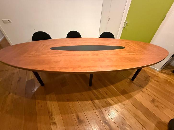 Statige ovale vergadertafel, blad: gelamineerd hout en leer, Huis en Inrichting, Tafels | Salontafels, Zo goed als nieuw, Minder dan 50 cm