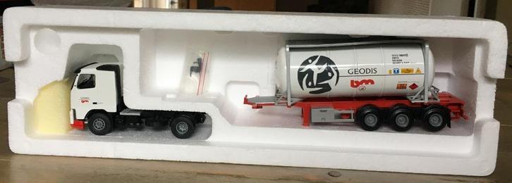 Volvo FH12 truck Geodis bm met oplegger vloeistof container, Hobby en Vrije tijd, Modelauto's | 1:50, Zo goed als nieuw, Bus of Vrachtwagen