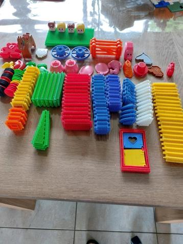 nopper bouwstenen en accessoires 151 stuks (bristle blocks) beschikbaar voor biedingen