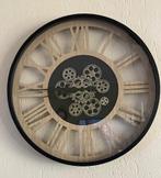 Wandklok met radertjes doorsnede 57cm, Ophalen of Verzenden, Zo goed als nieuw, Analoog, Wandklok