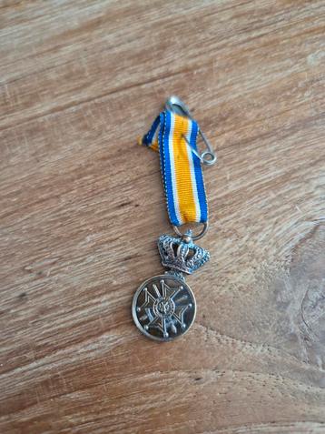 Eremedaille Orde van Oranje Nassau brons beschikbaar voor biedingen