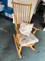 Schommelstoel. Zitkussen en kussentjes inbegrepen., Huis en Inrichting, Stoelen, Ophalen, Zo goed als nieuw, Bruin, Eén