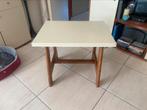Retro tafeltje, Gebruikt, 55 tot 75 cm, Oud, Rechthoekig