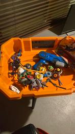 Hele beyblade set met van alles en nog wat, Ophalen, Zo goed als nieuw