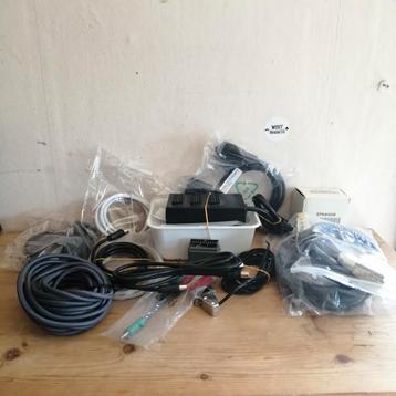 Heel veel Kabels o.a. AV Kabels & Opladers beschikbaar voor biedingen