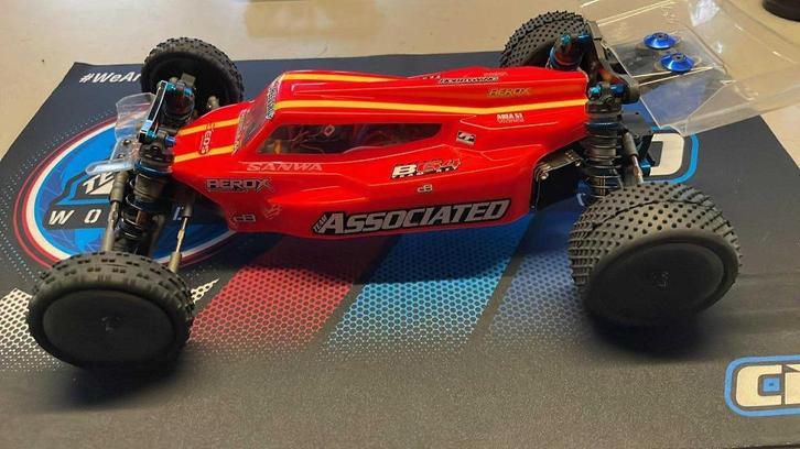 Team Associated 2wd Competitie buggy B6.4 Carpet Ed. ARTR, Hobby en Vrije tijd, Modelbouw | Radiografisch | Auto's, Zo goed als nieuw