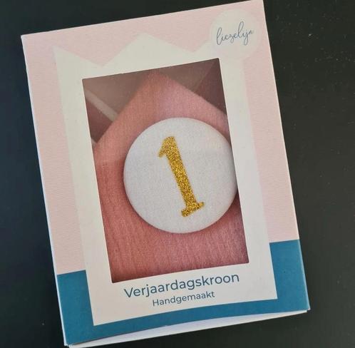 Nieuw in doos verjaardagskroon Liezelijn, Kinderen en Baby's, Kinderkleding | Petten en Hoeden, Nieuw, Jongen of Meisje, Ophalen of Verzenden