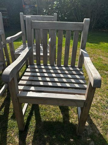 Teak houten stoelen 6 stuks beschikbaar voor biedingen