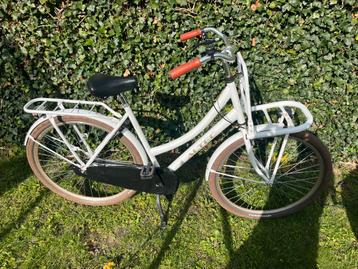 Te koop altec damesfiets 28 inch wit in prima staat beschikbaar voor biedingen