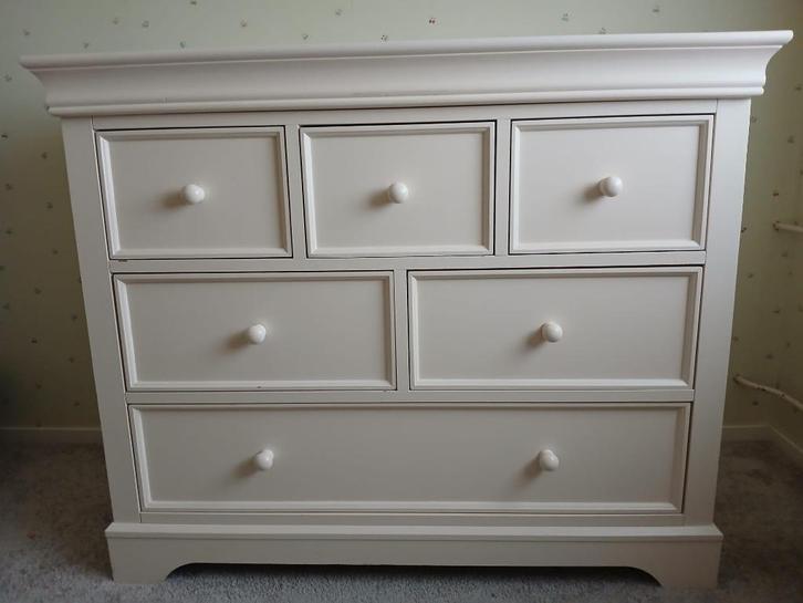 Babykamer meubels (Ledikant - commode en linnenkast), Kinderen en Baby's, Kinderkamer | Complete kinderkamers, Gebruikt, Jongetje of Meisje