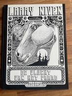 Larry Niven de vlucht van het paard  hc, Eén stripboek, Ophalen of Verzenden, Gelezen