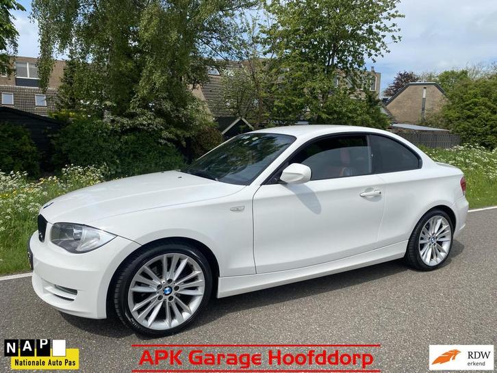 BMW 1-serie Coupé 120i High Executive / Nieuwe ketting, Auto's, BMW, Bedrijf, Te koop, 1-Serie, ABS, Airbags, Airconditioning