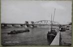 Zutphen - IJsselbrug met schepen - jaren 50, Ophalen of Verzenden, 1940 tot 1960, Ongelopen, Gelderland