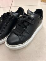 Alexander McQUEEN, Ophalen, Zwart, Sneakers of Gympen, Gedragen