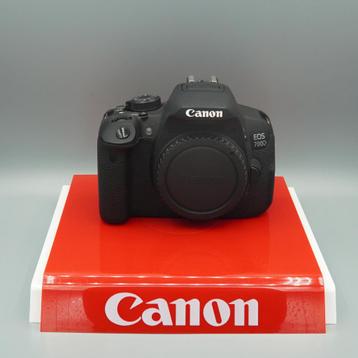 Canon EOS 700D spiegelreflex body, kantelbaar LCD, 2 accu's beschikbaar voor biedingen