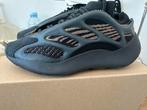 Yeezy 700 V3 - Top conditie!, Kleding | Heren, Schoenen, Zwart, Nieuw, Ophalen of Verzenden, Sneakers of Gympen