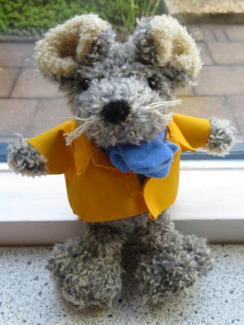 Muis met gele jas en blauwe sjaal merk Bauer meet ca 20 cm, Kinderen en Baby's, Speelgoed | Knuffels en Pluche, Zo goed als nieuw