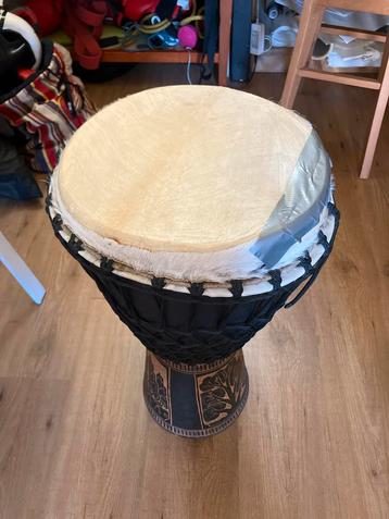 Kapotte Djembé - Voor de creatieveling! beschikbaar voor biedingen