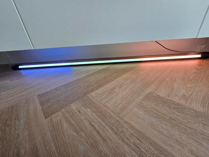 Philips Hue Gradient Light Tube Large, Huis en Inrichting, Lampen | Hanglampen, Zo goed als nieuw, Minder dan 50 cm, Kunststof
