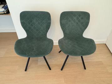 Set van 2 groene stoelen beschikbaar voor biedingen