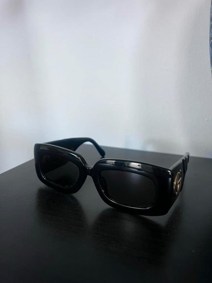 Gucci GG0811S Zonnebril - Zo goed als nieuw!, Sieraden, Tassen en Uiterlijk, Zonnebrillen en Brillen | Dames, Zo goed als nieuw