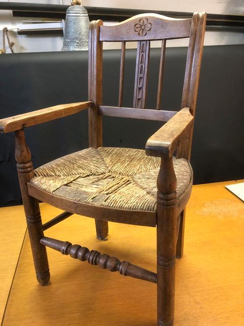 Antieke Kinderstoel met Touwzitting en Armleuningen, Antiek en Kunst, Antiek | Meubels | Stoelen en Banken, Ophalen
