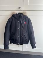 Tommy Hilfiger Jas (zwart) - Maat 122, Kinderen en Baby's, Kinderkleding | Maat 122, Gebruikt, Ophalen of Verzenden, Tommy Hilfiger