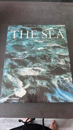 Thames & Hudson The Sea in seal philip Plisson, Ophalen of Verzenden, Zo goed als nieuw, Vogels