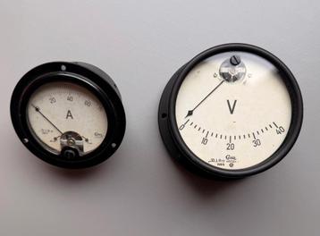 Vintage Ampere en Voltmeter beschikbaar voor biedingen