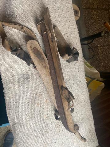 Oude schaatsen brocante decoratie beschikbaar voor biedingen