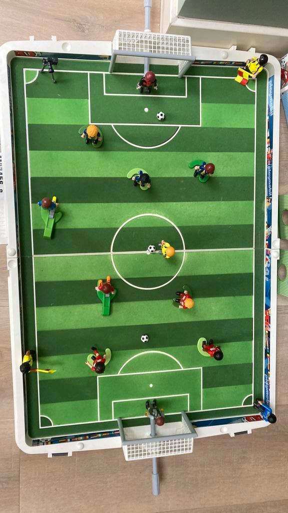 Playmobil voetbalveld + trainings set, Kinderen en Baby's, Speelgoed | Voetbaltafels, Zo goed als nieuw, Ophalen of Verzenden