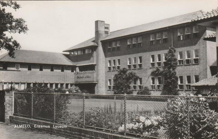 ALMELO Erasmus Lyceum, Verzamelen, Ansichtkaarten | Nederland, Ongelopen, Overijssel, 1960 tot 1980, Verzenden