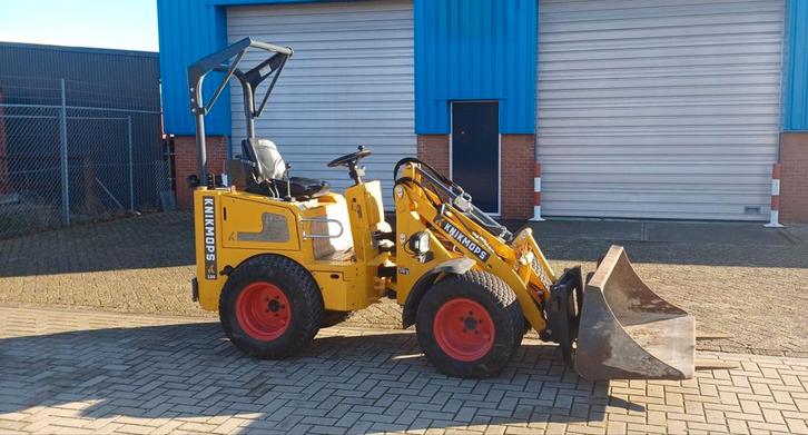Knikmops KM 130 2022 Verkeersverlichting + kenteken, Zakelijke goederen, Machines en Bouw | Kranen en Graafmachines, Wiellader of Shovel
