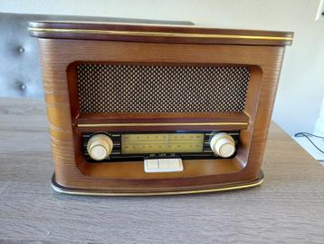 Tafelradio vintage look beschikbaar voor biedingen