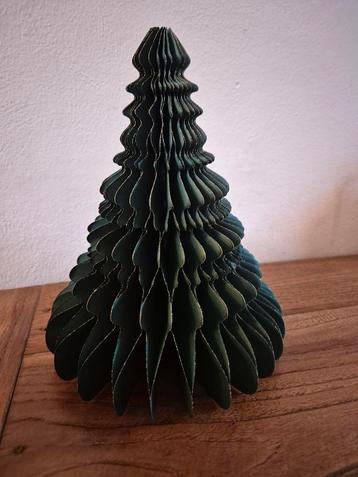 Prachtige papieren groen met gouden kerstboom

 beschikbaar voor biedingen