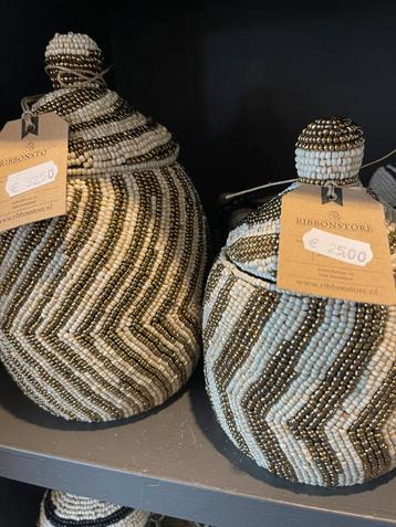 Kralen decoratie potten div kleuren combinaties beschikbaar voor biedingen