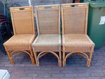 3 rieten stoelen gratis ophalen beschikbaar voor biedingen