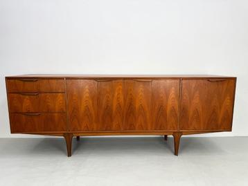 Vintage dressoir McIntosh beschikbaar voor biedingen