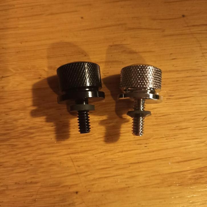 Bevestigingsbout Harley Davidson buddy seat 1/4 - 20 UNC, Motoren, Onderdelen | Harley-Davidson, Nieuw, Ophalen of Verzenden