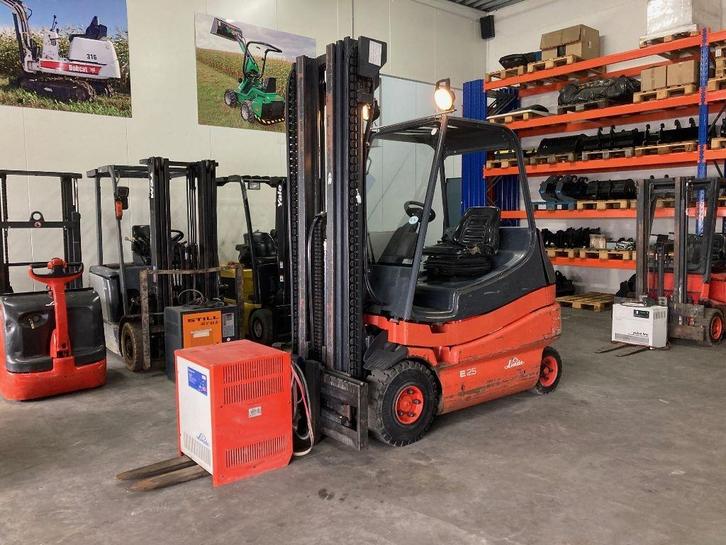 LINDE E25 Elektrische heftruck TRIPLOMAST met SIDESHIFT, Zakelijke goederen, Machines en Bouw | Heftrucks en Intern transport
