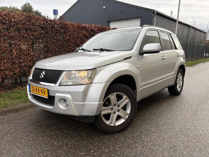 Suzuki Grand Vitara 2.0-16V Exclusive / AUTOMAAT / CRUISE /, Auto's, Suzuki, Particulier, Te koop, Grand Vitara, 4x4, ABS, Airbags