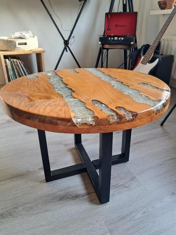 Ronde salontafel beschikbaar voor biedingen