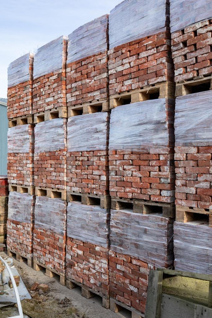 Antieke gladde Groninger rode steen ca 22 x 5.5cm 1000M2!, Doe-het-zelf en Verbouw, Metselstenen, Gebruikt, Bakstenen, Ophalen of Verzenden