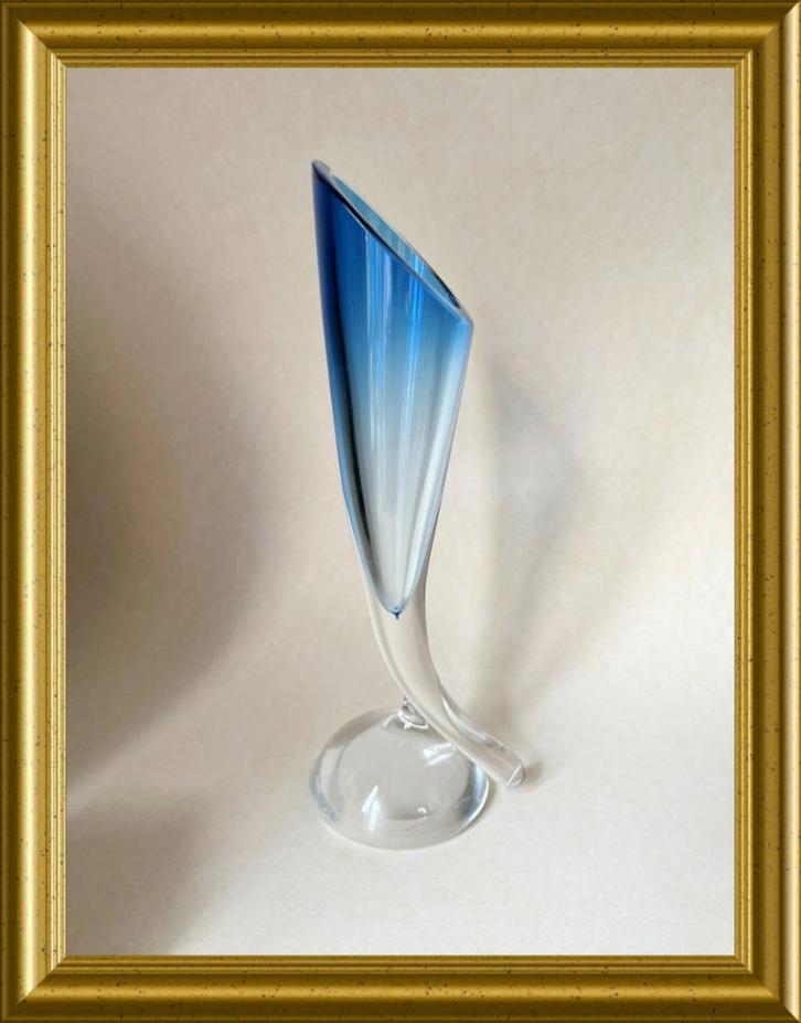 Blauw vaasje Val st Lambert, Beatrice, Rene Delvenne, 1962, Antiek en Kunst, Antiek | Glas en Kristal, Ophalen of Verzenden