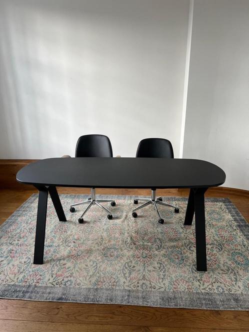 Zwarte tafel/bureau, Deens ovaal 180x80, Huis en Inrichting, Tafels | Eettafels, Zo goed als nieuw, 50 tot 100 cm, Vijf personen of meer