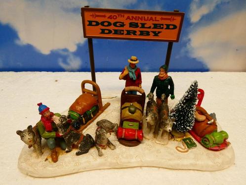 lemax dog sled derby kerstdorp honden tafereel accessoire, Diversen, Kerst, Zo goed als nieuw, Ophalen of Verzenden