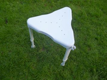 douchekruk driehoek 43x43 x 43 cm  brandschoon beschikbaar voor biedingen
