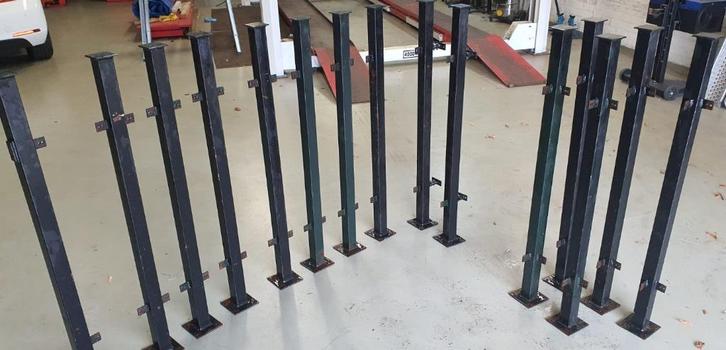 Tuin afrastering ( metaal) met hardhouten schotten, Tuin en Terras, Gaas en Draad, Gebruikt, Raster, Minder dan 10 meter, Ophalen